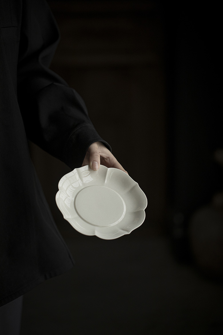 651-5 Grey Glaze Ceramic Flower Petal Tea Boat