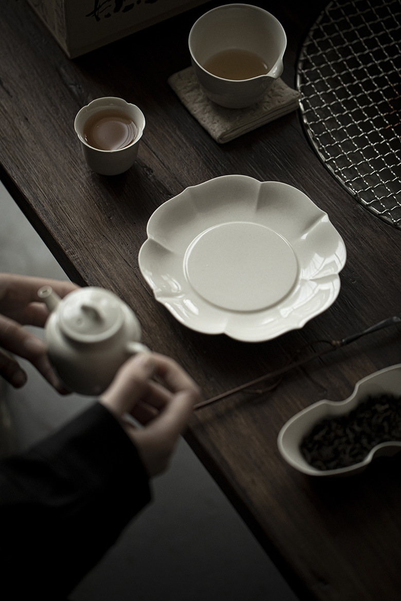 651-8 Grey Glaze Ceramic Flower Petal Tea Boat