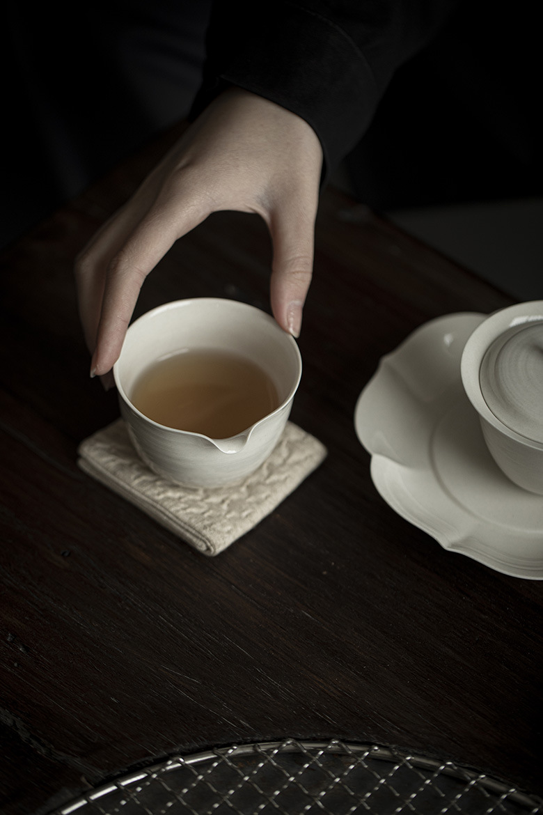 652-3 Grey Glaze Ceramic Vintage Fair Cup Gong Dao Bei