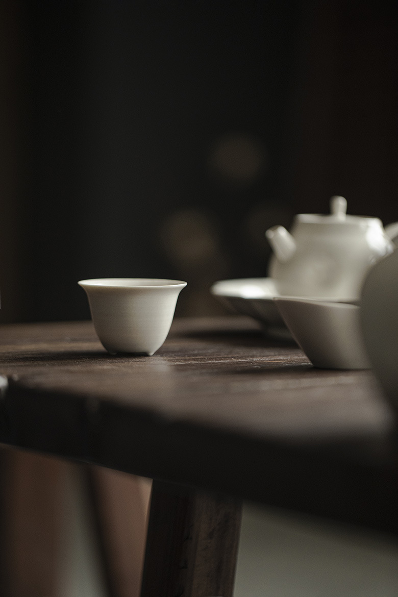 653-2 Grey Glaze Ceramic 3 feet 30ml Tea Cup