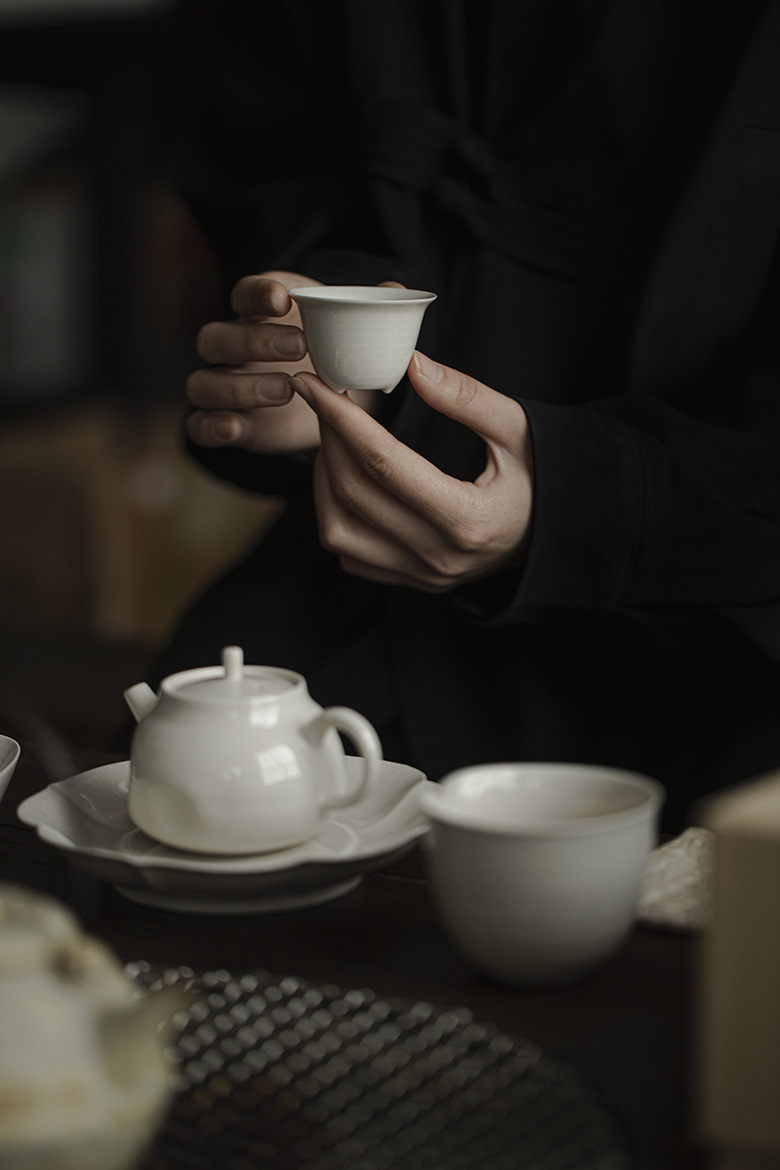 653-3 Grey Glaze Ceramic 3 feet 30ml Tea Cup