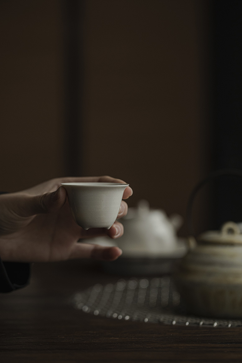 653-5 Grey Glaze Ceramic 3 feet 30ml Tea Cup