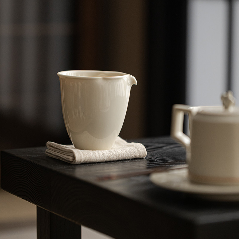 Ding Ware Ceramic Flower Petal 200ml Fair Cup Gong Dao Bei