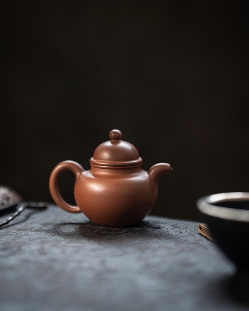 Di Cao Qing Shou Zhen Duo Qiu 180ml Yixing Teapot