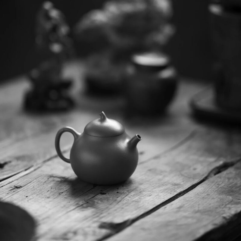 Xiao Hong Ni Qie Gua 130ml Yixing Teapot