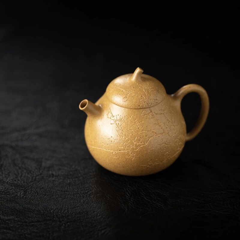 Golden Duanni Eggplant 140ml Yixing Teapot