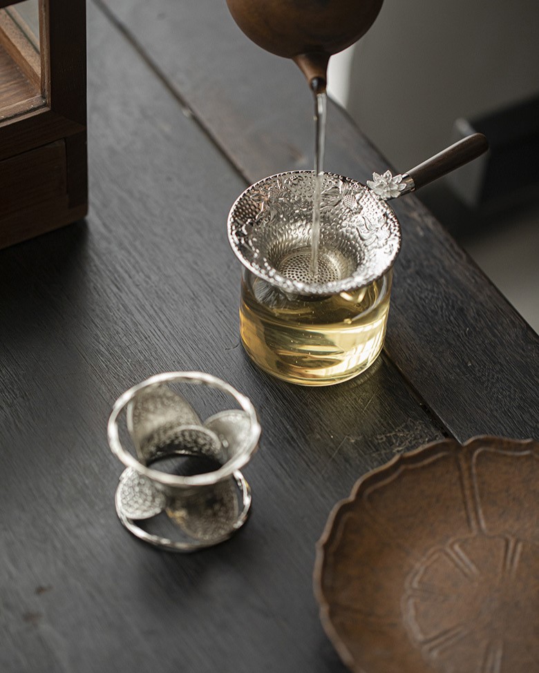 Hammered-Texture-Metal-Lotus-Tea-Filter-Set-4 Hammered Texture Metal Lotus Tea Filter Set