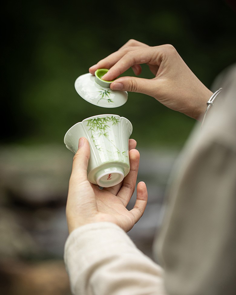 Hand-painted Ceramic Bamboo Serenity 120ml Gaiwan