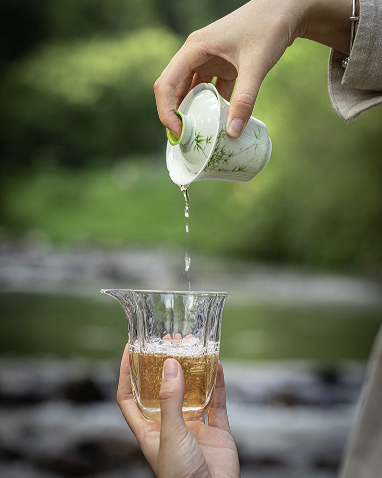 Hand-painted Ceramic Bamboo Serenity 120ml Gaiwan