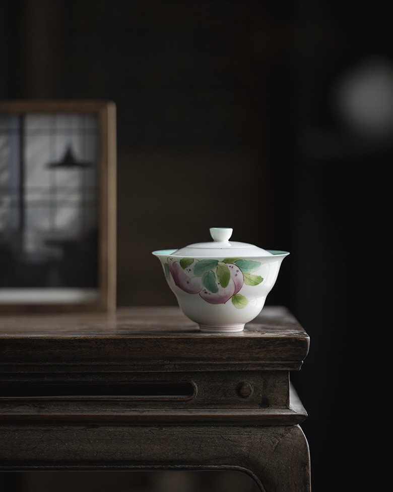 Hand-painted-Ceramic-Emerald-Green-Peach-120ml-Gaiwan-1 Hand-painted Ceramic Emerald Green Peach 120ml Gaiwan