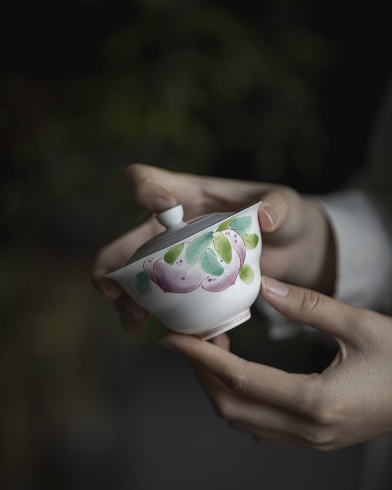 Hand-painted-Ceramic-Emerald-Green-Peach-120ml-Gaiwan-4 Hand-painted Ceramic Emerald Green Peach 120ml Gaiwan