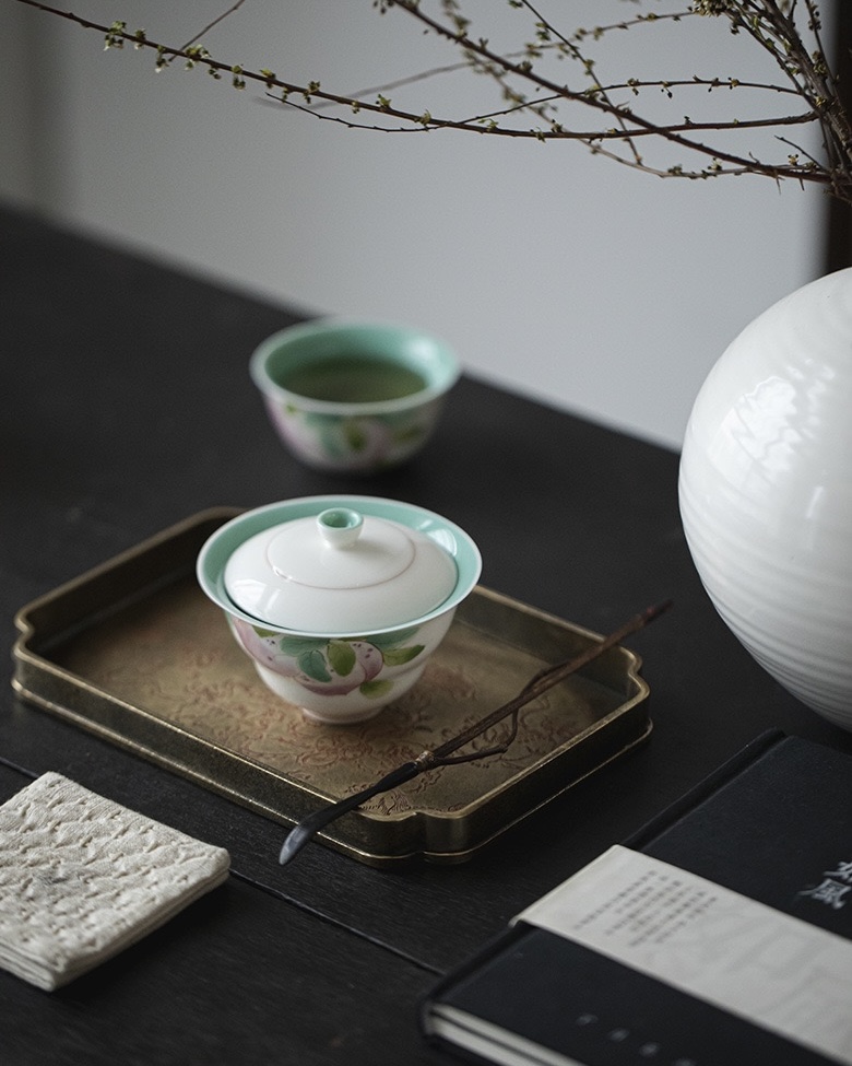 Hand-painted-Ceramic-Emerald-Green-Peach-120ml-Gaiwan-6 Hand-painted Ceramic Emerald Green Peach 120ml Gaiwan
