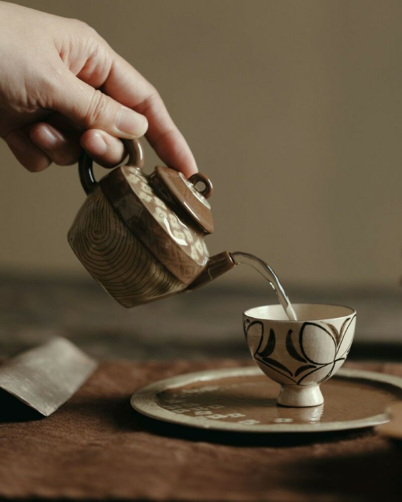 Hand-painted Ceramic Flower and Growth Ring 120ml Chinese Teapot