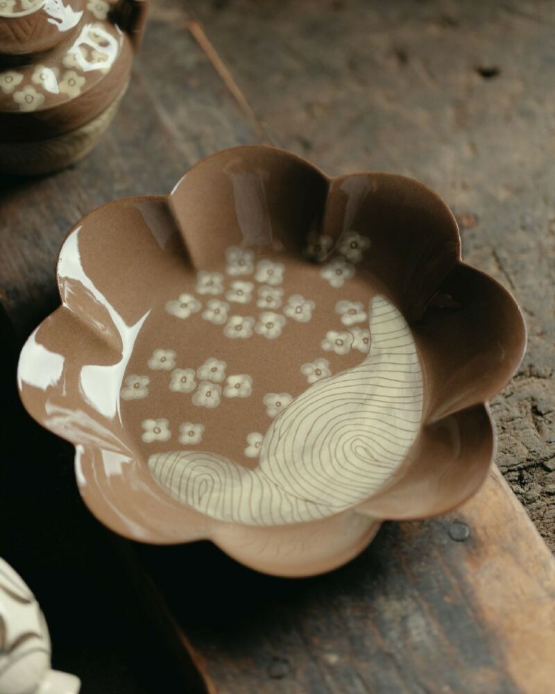 Hand-painted Ceramic Flower and Growth Ring Tea Boat