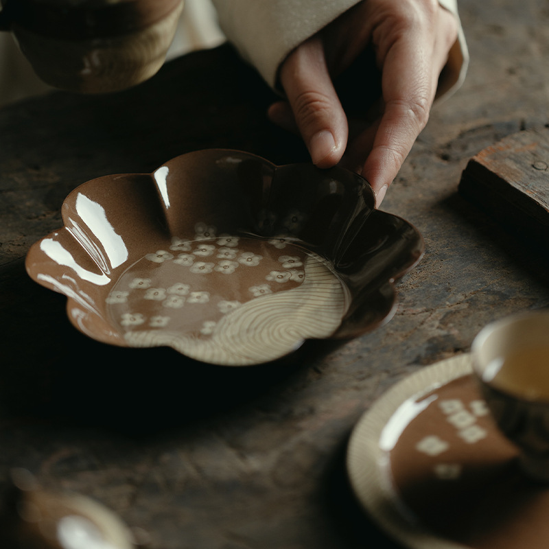 Hand-painted Ceramic Flower and Growth Ring Tea Boat