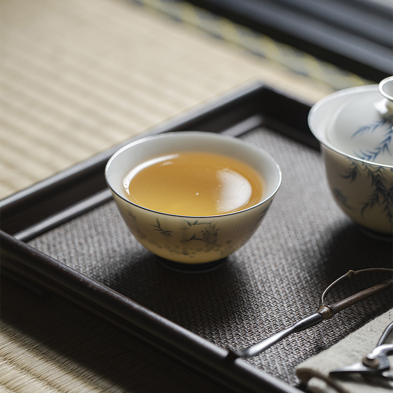 Qinghua-Ceramic-Bamboo-Leaves-90ml-Host-Tea-Cup-4 Qinghua Ceramic Bamboo Leaves 90ml Host Tea Cup