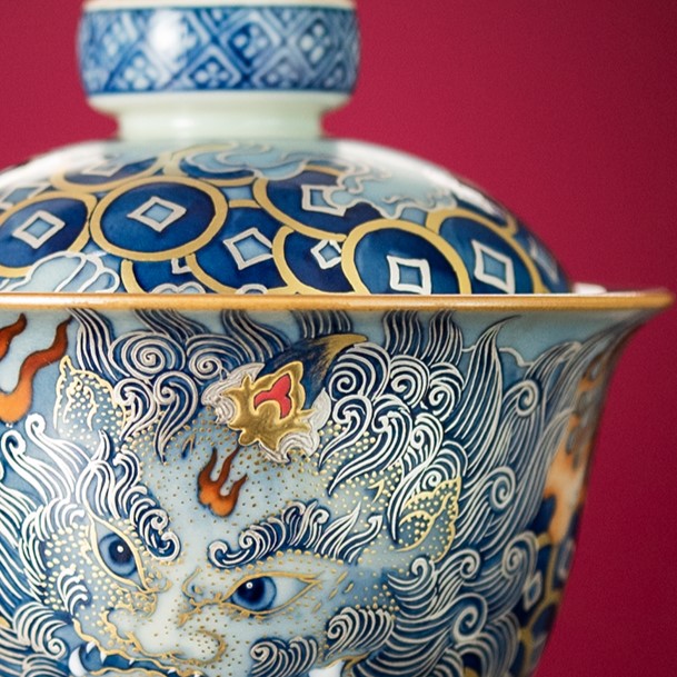 Qinghua Fen Cai Gilt Painting Ceramic King of Pi Xiu 140ml Gaiwan