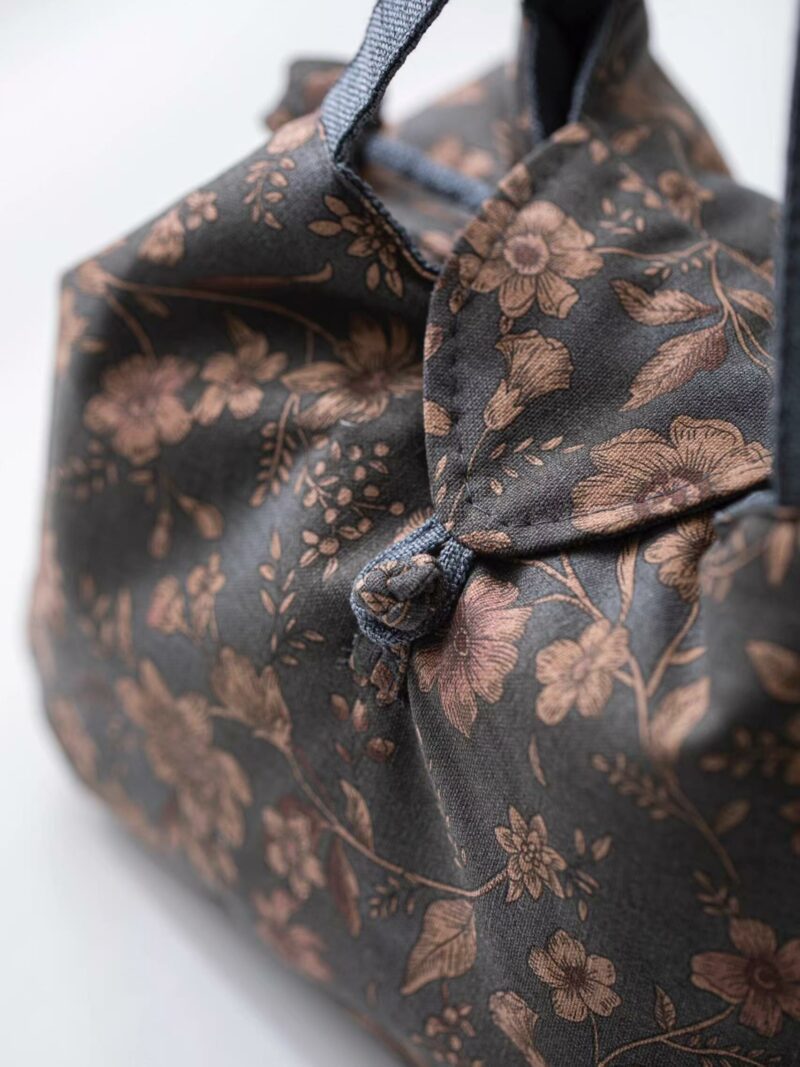 Elegant Linen Floral Design Carrying Bag Elegant Linen Floral Design Carrying Bag
