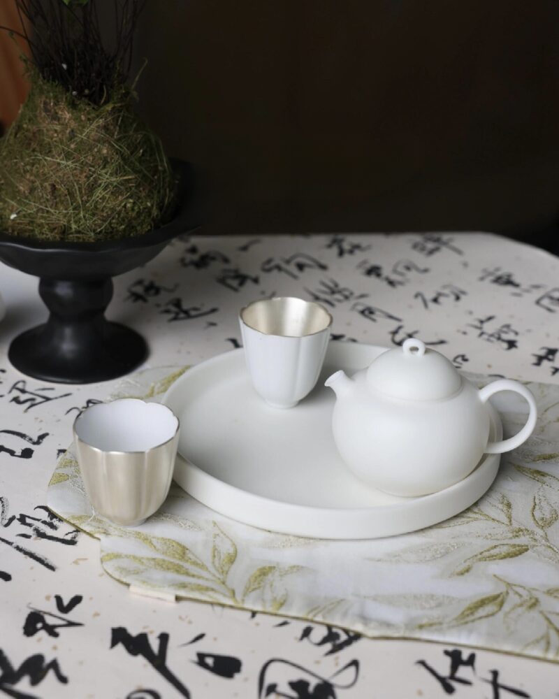 7e3d0ecc-ea44-4347-b846-fc66d8425995 Handmade Mutton Fat Jade Day and Night 135ml Chinese Teapot