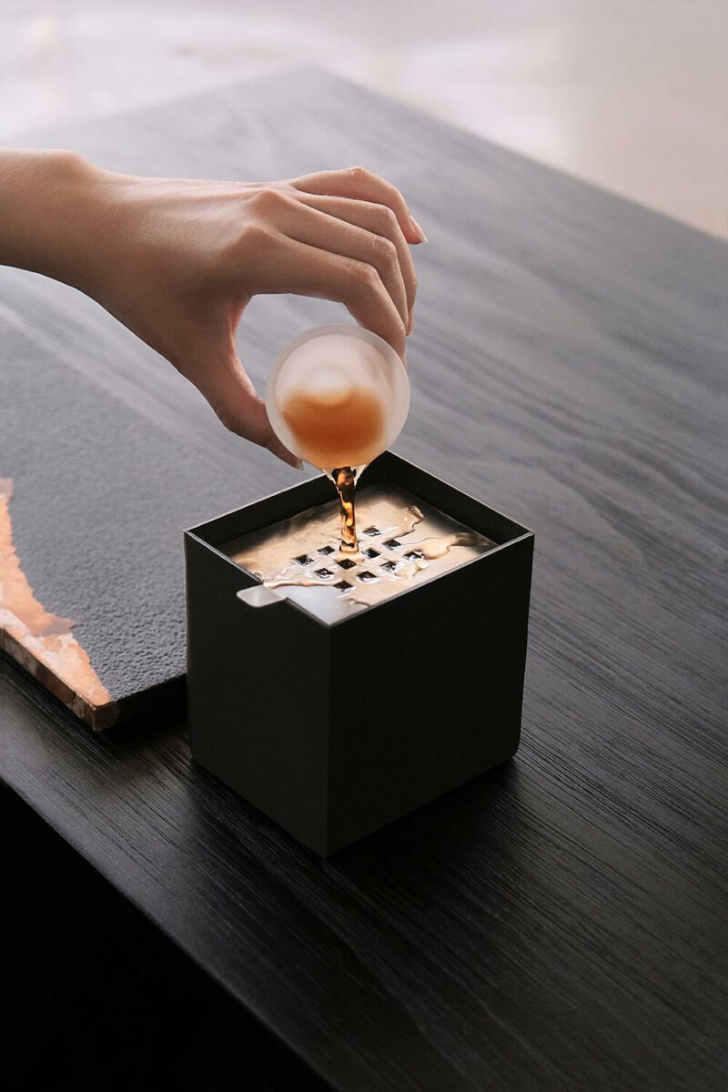 Elegant Iron Square Shape Tea Basin (2) Elegant Iron Square Shape Tea Basin