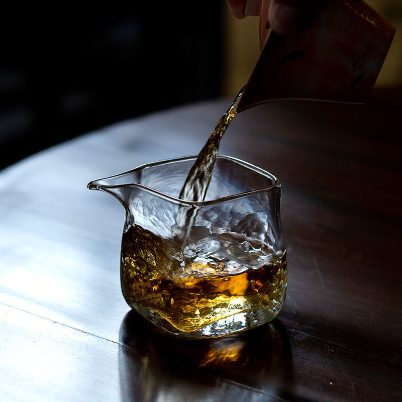 20240919_051534320_iOS Thickened Hammered Glass Little Square 170ml Fair Cup Gong Dao Bei