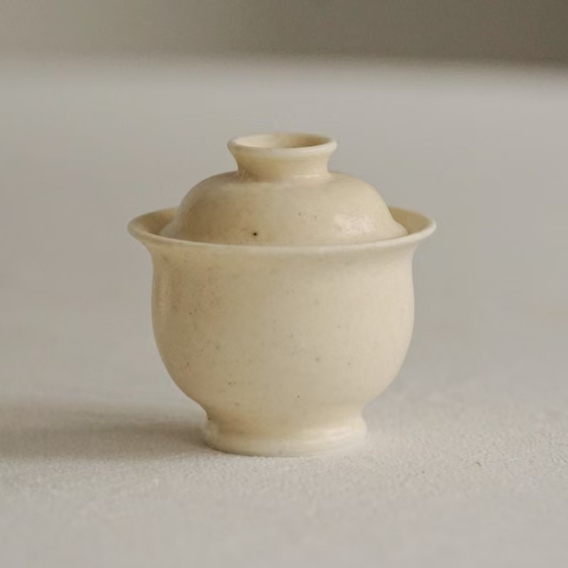749 (2) Handmade Ceramic Linglan 120ml Gaiwan