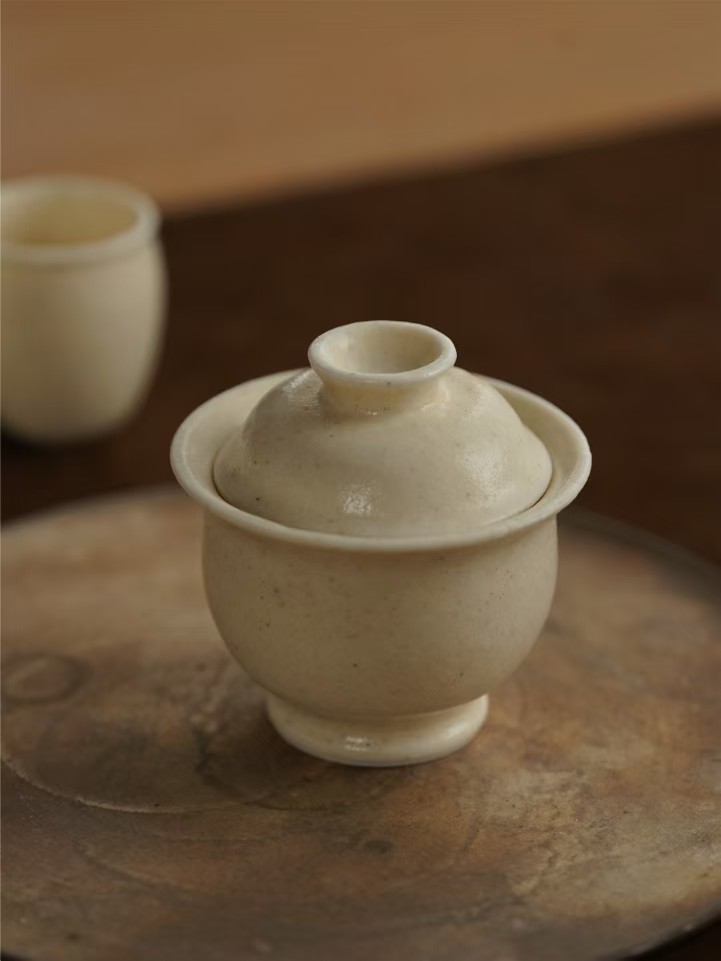 749 (3) Handmade Ceramic Linglan 120ml Gaiwan