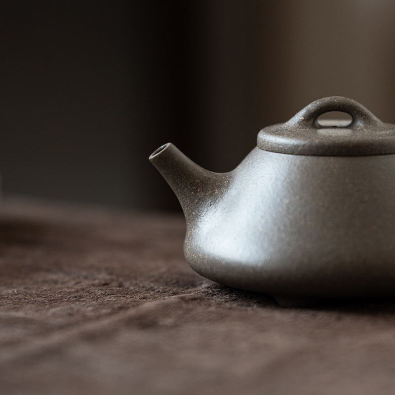 Half Handmade Qing Duanni Zi Ye Shi Piao 140ml Yixing Teapot