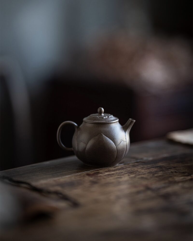 Fully Handmade Qing Hui Zini Fa Xiang Lian Zi 130ml Yixing Teapot