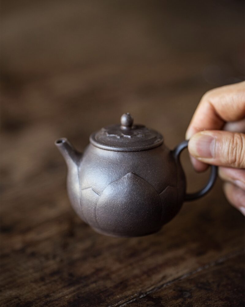 Fully Handmade Qing Hui Zini Fa Xiang Lian Zi 130ml Yixing Teapot