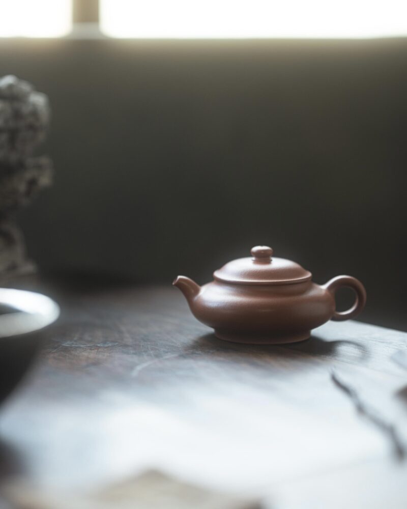 Half Handmade Xiao Hong Ni Short Pan Hu 90ml Yixing Teapot