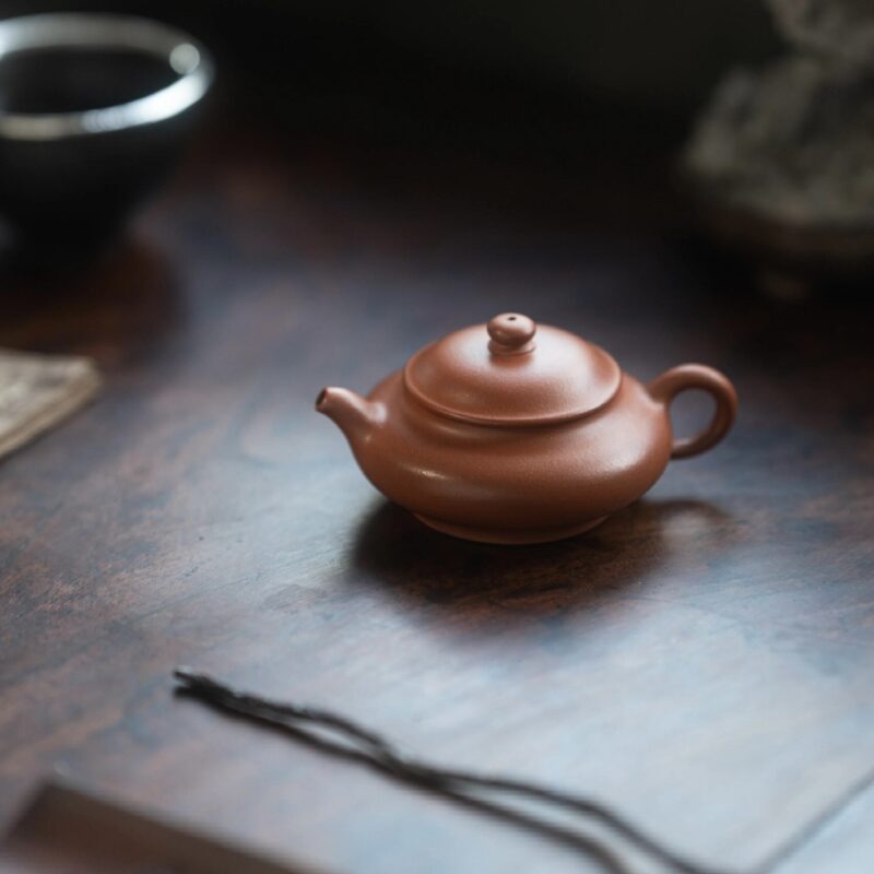 Half Handmade Xiao Hong Ni Short Pan Hu 90ml Yixing Teapot