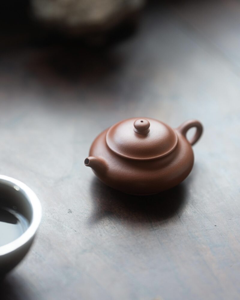 Half Handmade Xiao Hong Ni Short Pan Hu 90ml Yixing Teapot