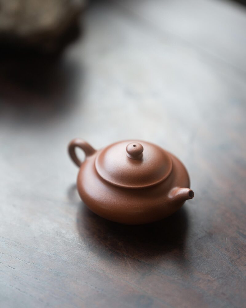 Half Handmade Xiao Hong Ni Short Pan Hu 90ml Yixing Teapot