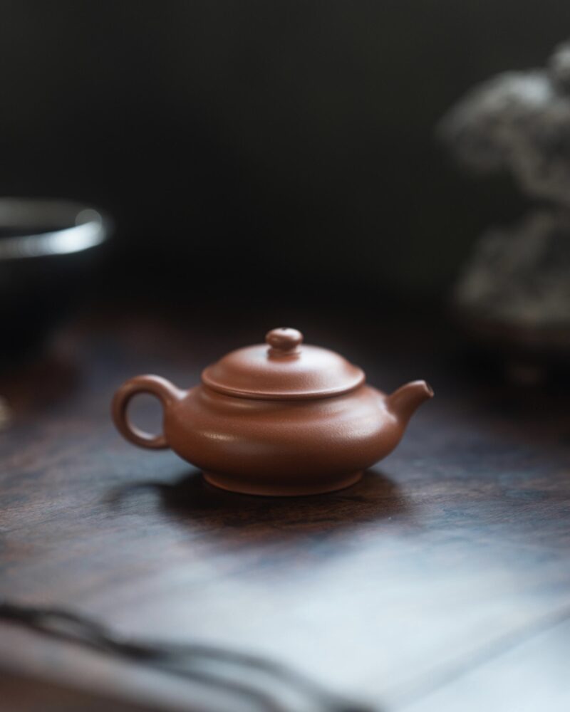 Half Handmade Xiao Hong Ni Short Pan Hu 90ml Yixing Teapot