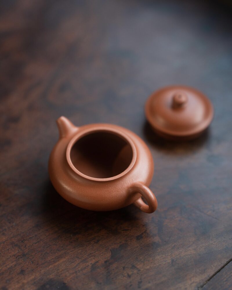 Half Handmade Xiao Hong Ni Short Pan Hu 90ml Yixing Teapot