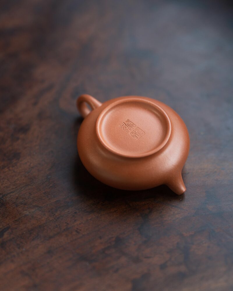 Half Handmade Xiao Hong Ni Short Pan Hu 90ml Yixing Teapot