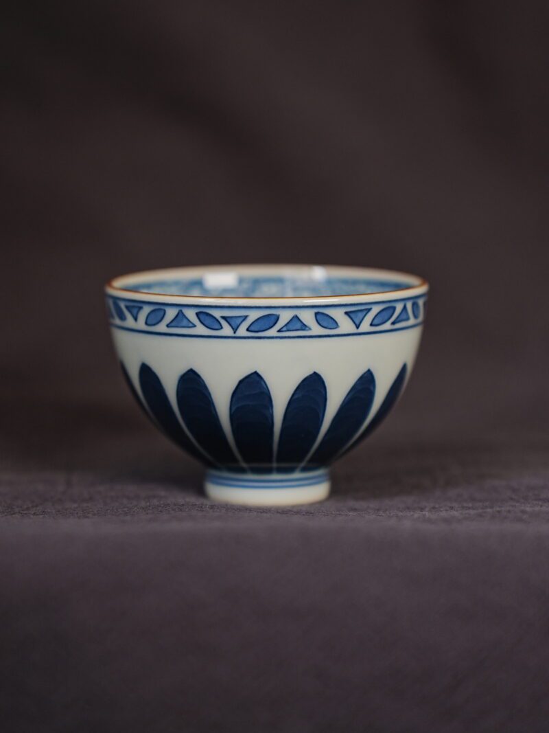 Fully Hand-Painted Yongle Chicken Heart 70ml Host Tea Cup