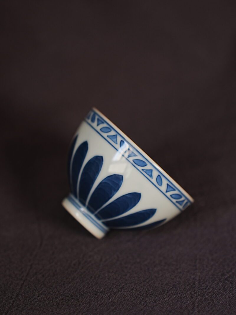 Fully Hand-Painted Yongle Chicken Heart 70ml Host Tea Cup