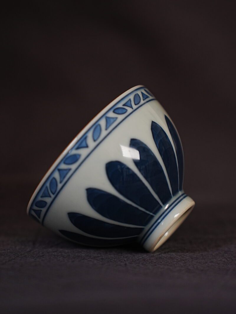 Fully Hand-Painted Yongle Chicken Heart 70ml Host Tea Cup