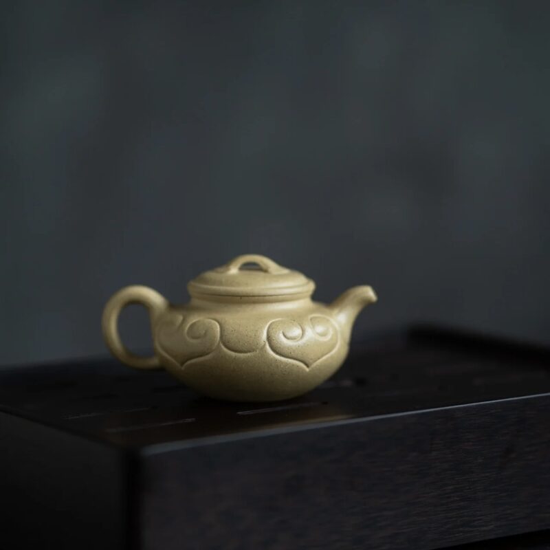 Ben Shan Lvni Fang Gu Ru Yi 150ml Yixing Teapot