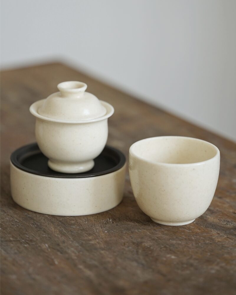 Handmade Ceramic Linglan 120ml Gaiwan (1) Handmade Ceramic Linglan 120ml Gaiwan