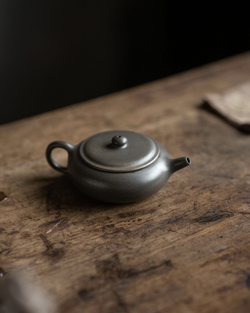 Reduction Fired Aged Duanni Xiang Yu 120ml Yixing Teapot