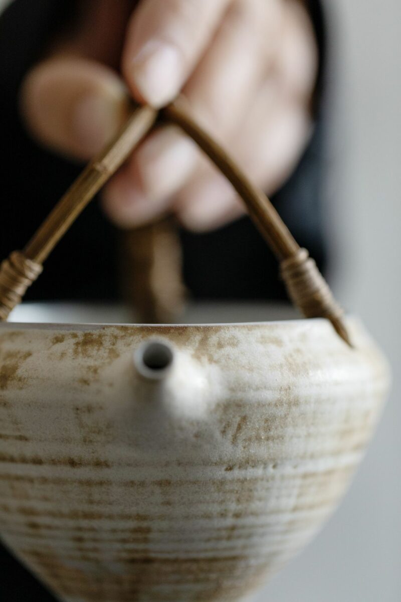 Powder Glaze Ceramic Rattan Handle 220ml Fair Cup Gong Dao Bei