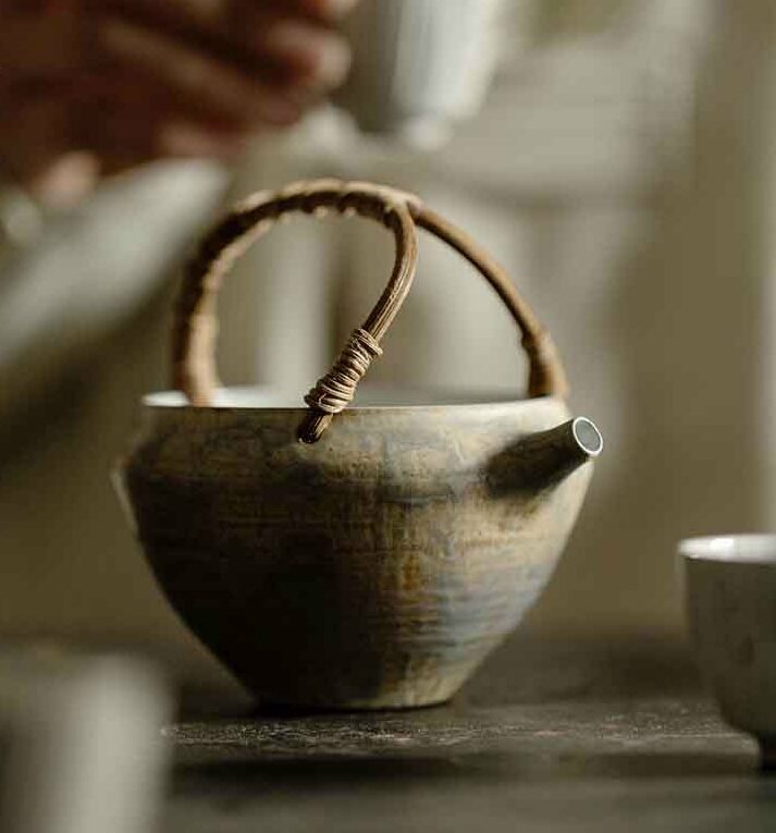 Powder Glaze Ceramic Rattan Handle 220ml Fair Cup Gong Dao Bei