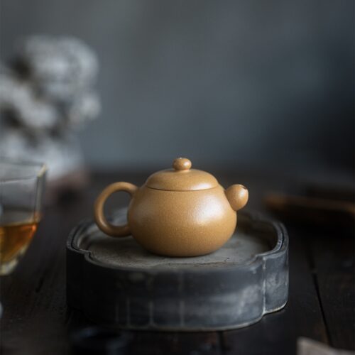 Half Handmade Duanni Gourd Wen Dan 140ml Yixing Teapot (1) Half Handmade Duanni Gourd Wen Dan 140ml Yixing Teapot