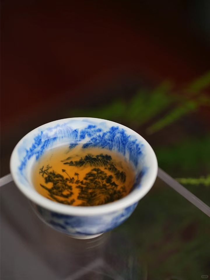 ab461d9192cfa832f5d53af18fc977f Fully Handmade Ceramic Qinghua Mountain Tea Cup