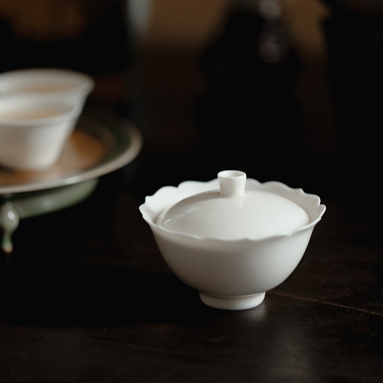 Flower Rim White Porcelain 120ml Gaiwan
