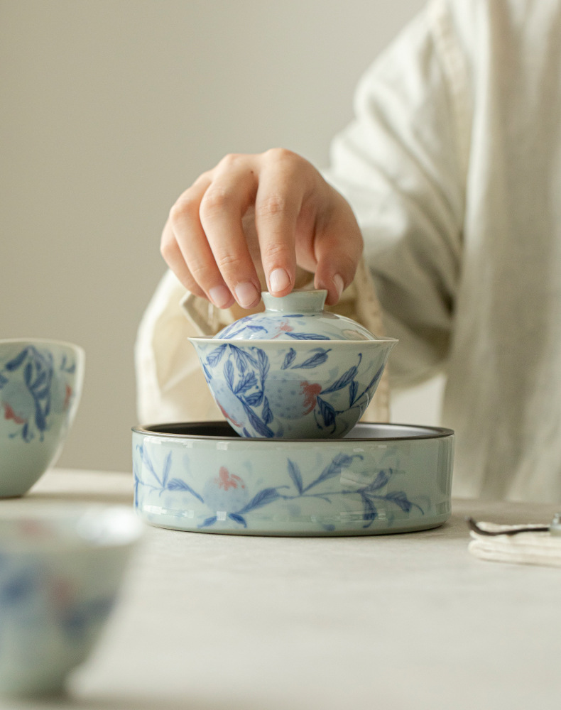 Hand-painted Vintage Style Ceramic Pomegranate 120ml Gaiwan