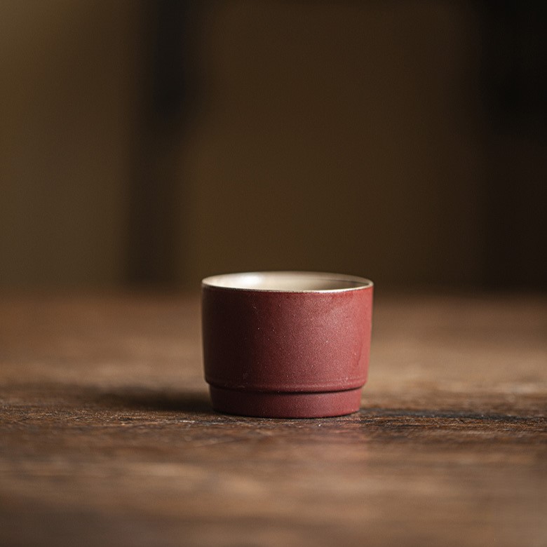 849 (25) Japanese Style Ceramic Red Stone Gate 100ml Gaiwan